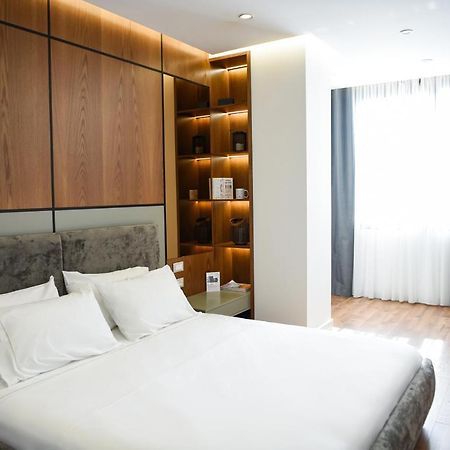 The Wilson Tirana Hotel Екстериор снимка