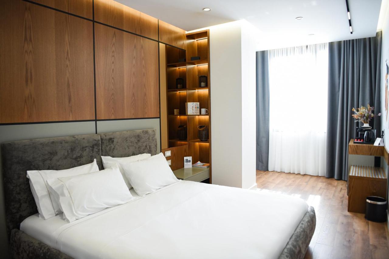 The Wilson Tirana Hotel Екстериор снимка