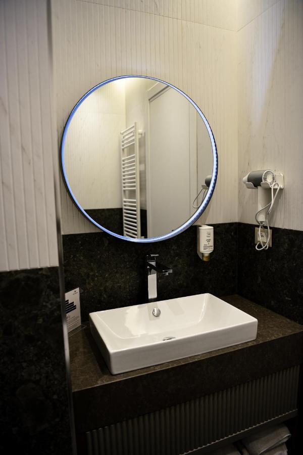 The Wilson Tirana Hotel Екстериор снимка
