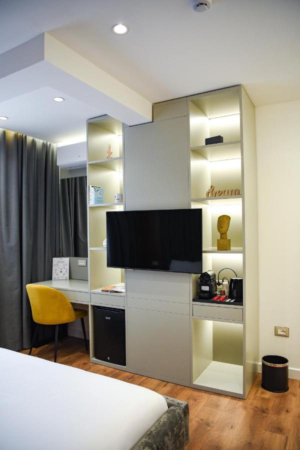 The Wilson Tirana Hotel Екстериор снимка