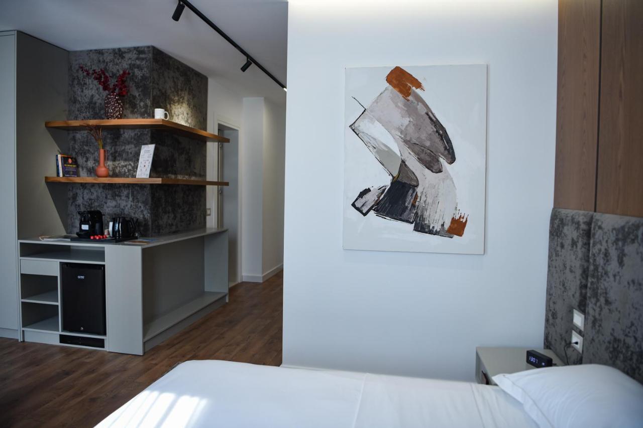 The Wilson Tirana Hotel Екстериор снимка
